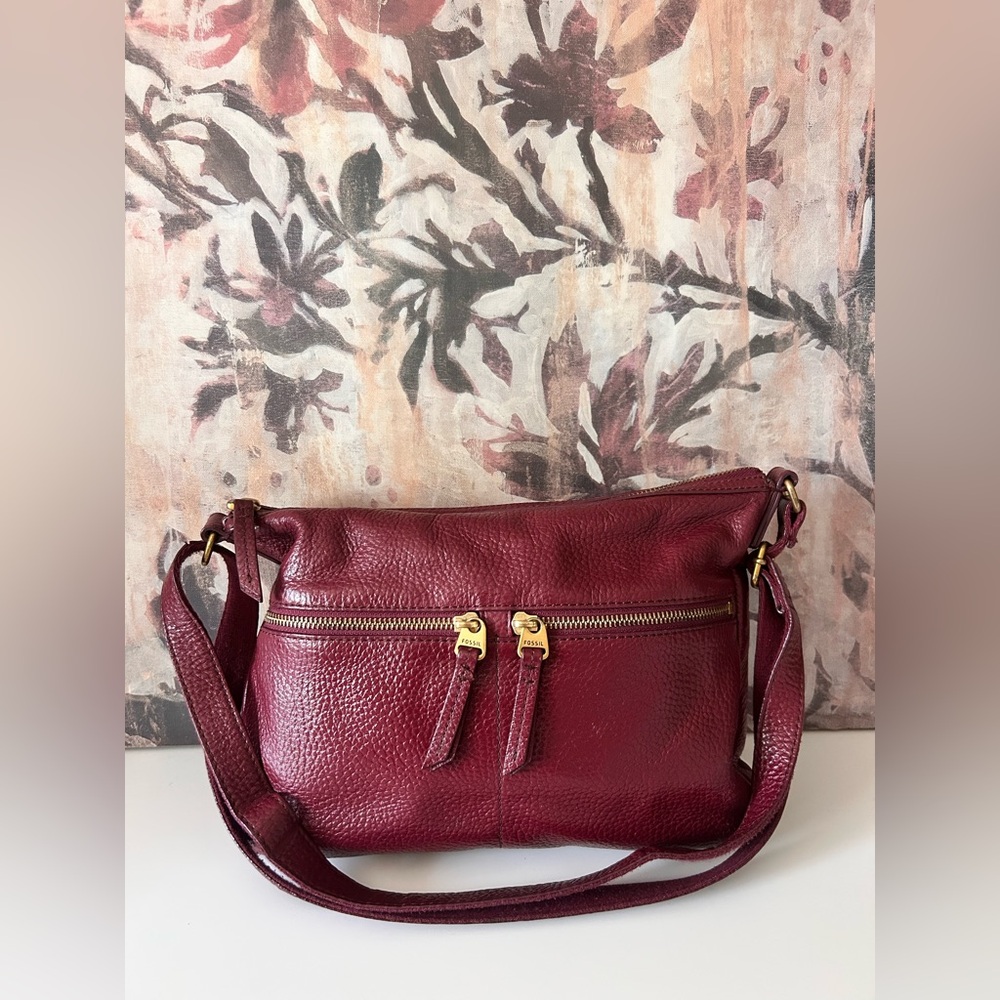 Fossil Pebbled Leather Crossbody Bag in Burgundy - Picture 10 of 10